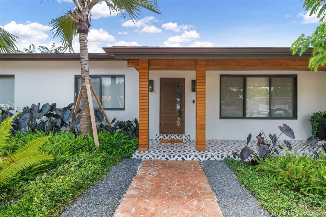 Recently Sold: $939,000 (3 beds, 2 baths, 2108 Square Feet)