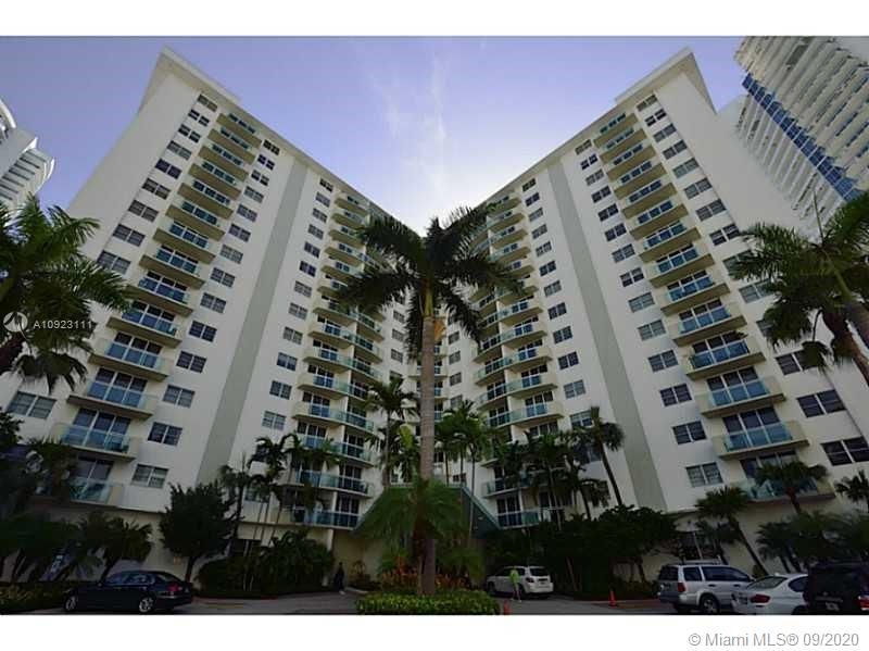 Recently Rented: $1,550 (1 beds, 1 baths, 883 Square Feet)