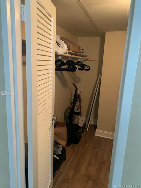 Recently Rented: $1,550 (1 beds, 1 baths, 883 Square Feet)