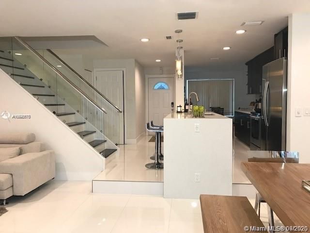 Recently Sold: $229,000 (3 beds, 2 baths, 1690 Square Feet)