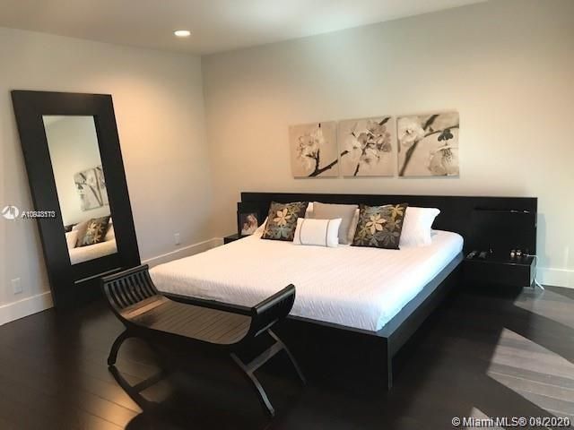 Recently Sold: $229,000 (3 beds, 2 baths, 1690 Square Feet)