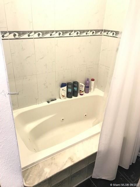 Recently Sold: $229,000 (3 beds, 2 baths, 1690 Square Feet)