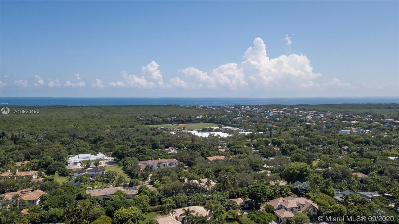 Vendido Recientemente: $1,800,000 (5 camas, 4 baños, 4369 Pies cuadrados)