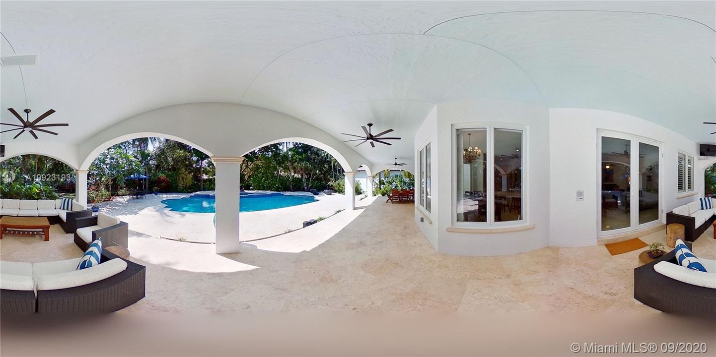 Vendido Recientemente: $1,800,000 (5 camas, 4 baños, 4369 Pies cuadrados)