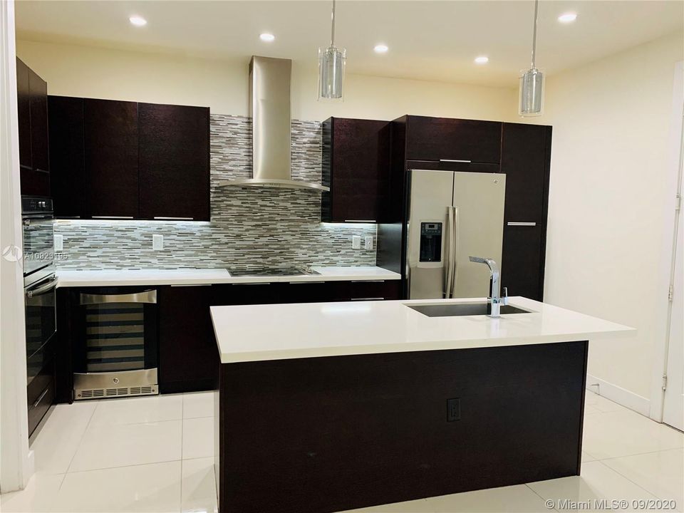 Recently Rented: $3,550 (4 beds, 3 baths, 1862 Square Feet)