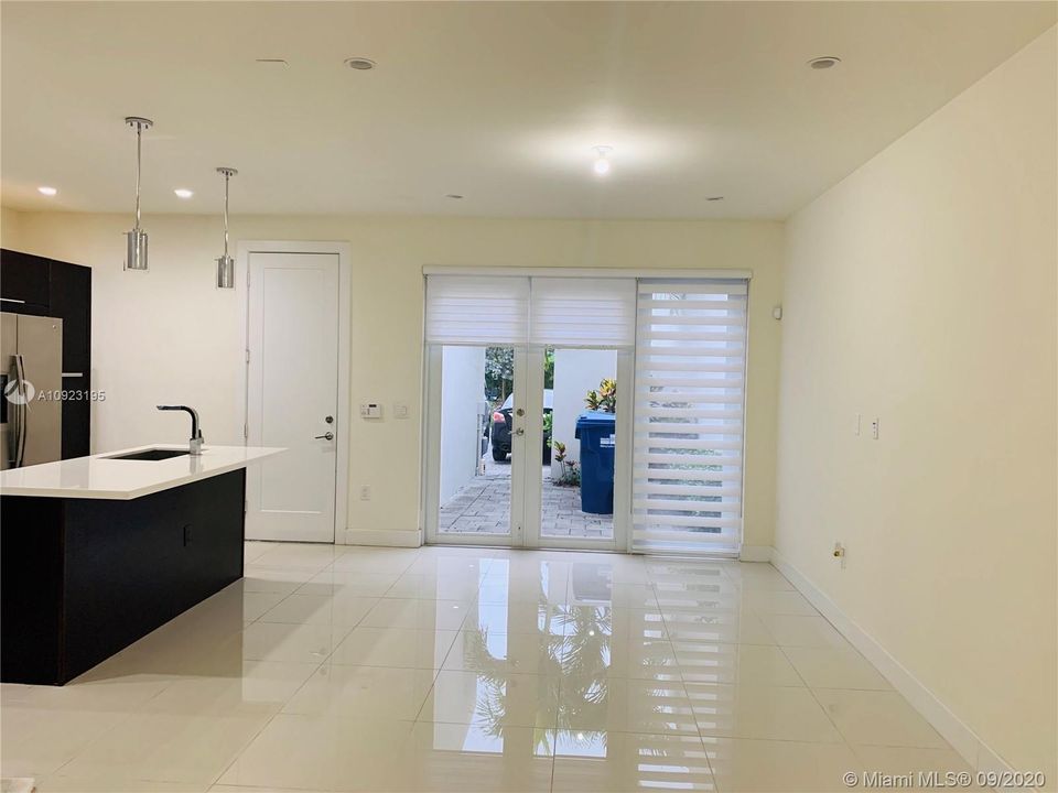 Recently Rented: $3,550 (4 beds, 3 baths, 1862 Square Feet)