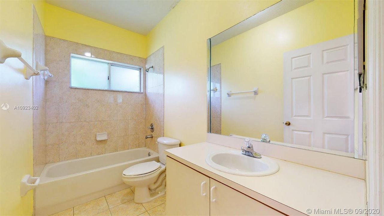Vendido Recientemente: $475,000 (4 camas, 2 baños, 0 Pies cuadrados)