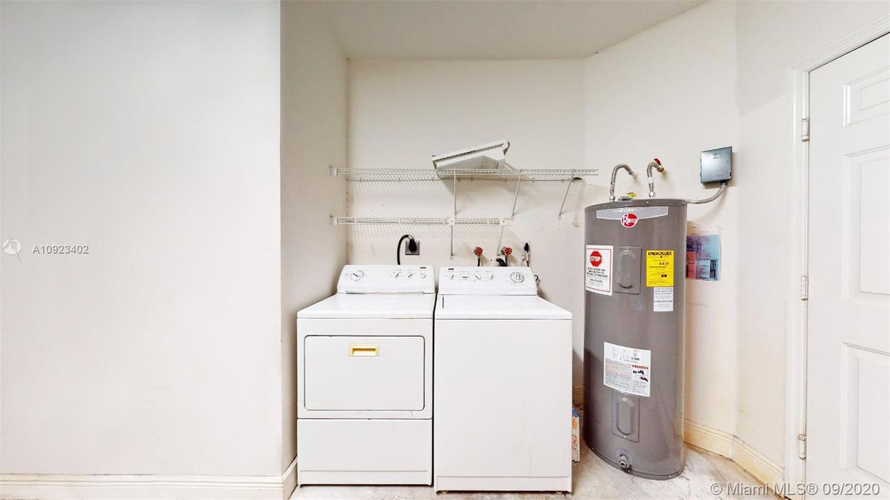 Vendido Recientemente: $475,000 (4 camas, 2 baños, 0 Pies cuadrados)