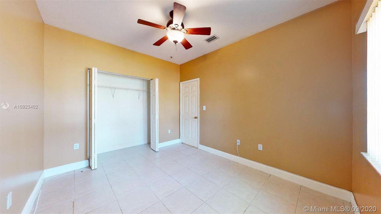 Vendido Recientemente: $475,000 (4 camas, 2 baños, 0 Pies cuadrados)