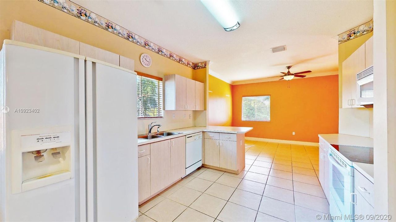 Vendido Recientemente: $475,000 (4 camas, 2 baños, 0 Pies cuadrados)