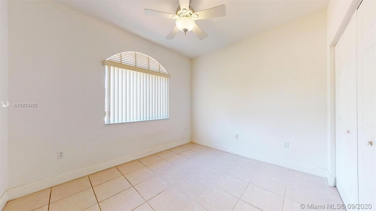 Vendido Recientemente: $475,000 (4 camas, 2 baños, 0 Pies cuadrados)