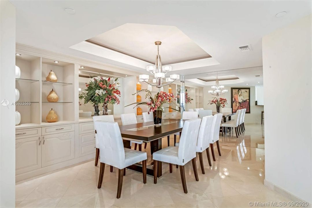 Recently Sold: $429,000 (3 beds, 2 baths, 1950 Square Feet)