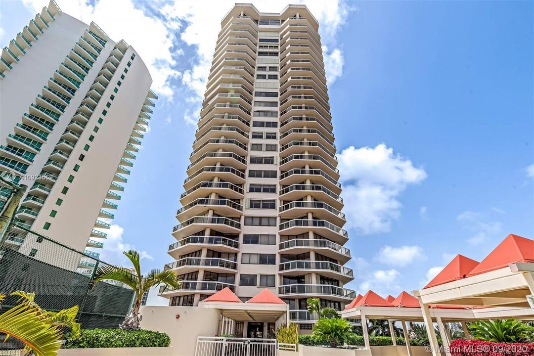 Recently Sold: $429,000 (3 beds, 2 baths, 1950 Square Feet)