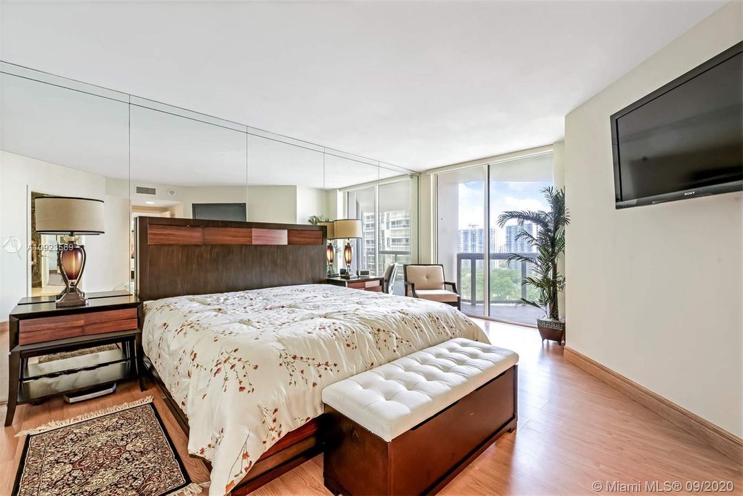 Recently Sold: $429,000 (3 beds, 2 baths, 1950 Square Feet)