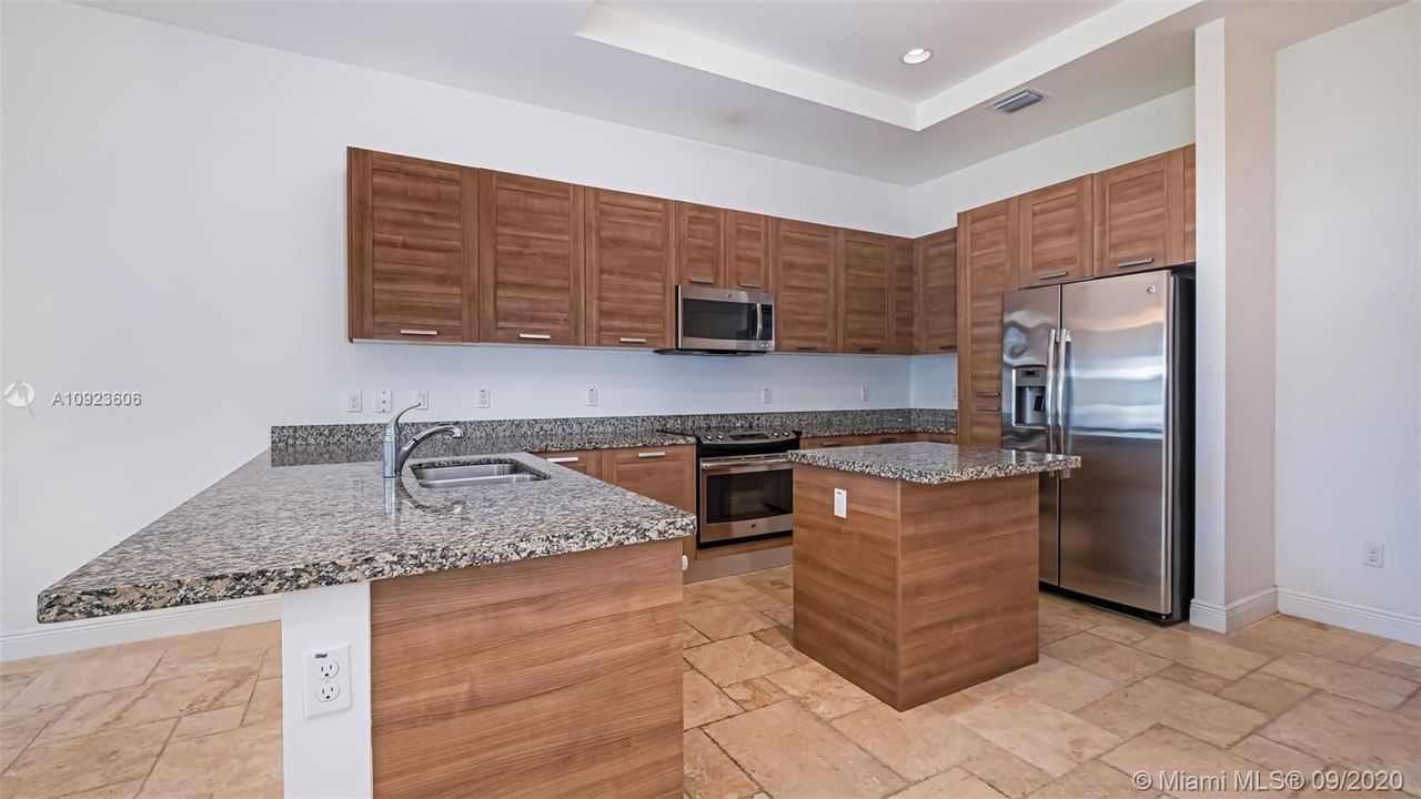 Недавно арендовано: $3,900 (3 спален, 3 ванн, 2438 Квадратных фут)