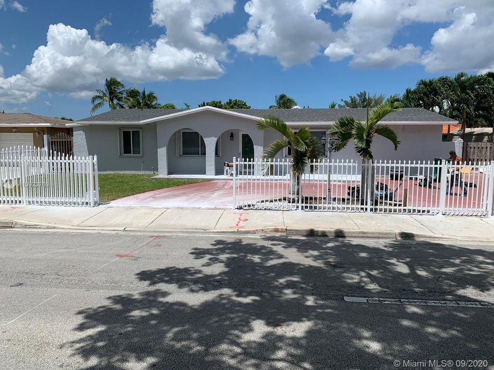 Recently Sold: $450,000 (4 beds, 2 baths, 2108 Square Feet)