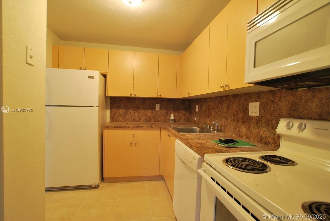 Недавно продано: $139,000 (3 спален, 2 ванн, 1086 Квадратных фут)