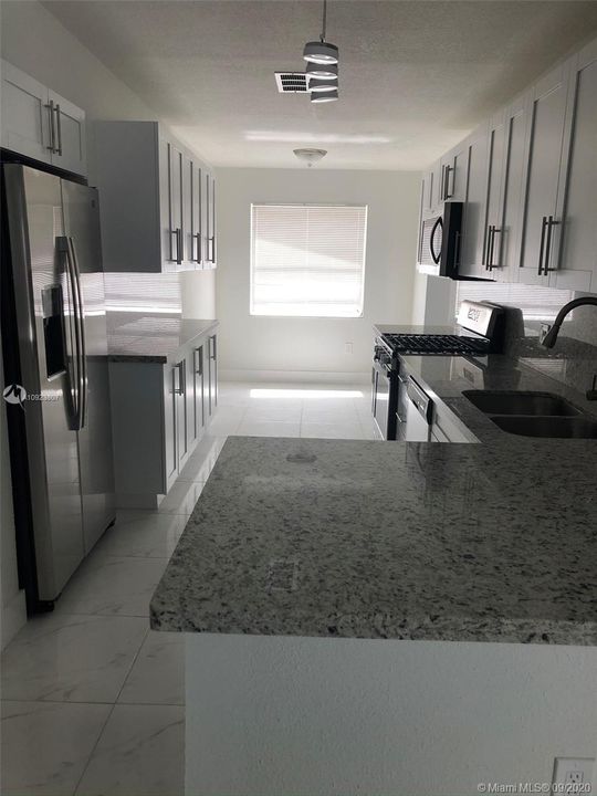 Недавно продано: $365,000 (3 спален, 2 ванн, 1602 Квадратных фут)