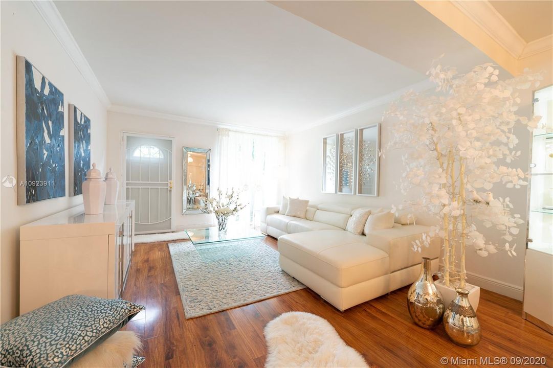 Recently Sold: $247,000 (2 beds, 2 baths, 1300 Square Feet)