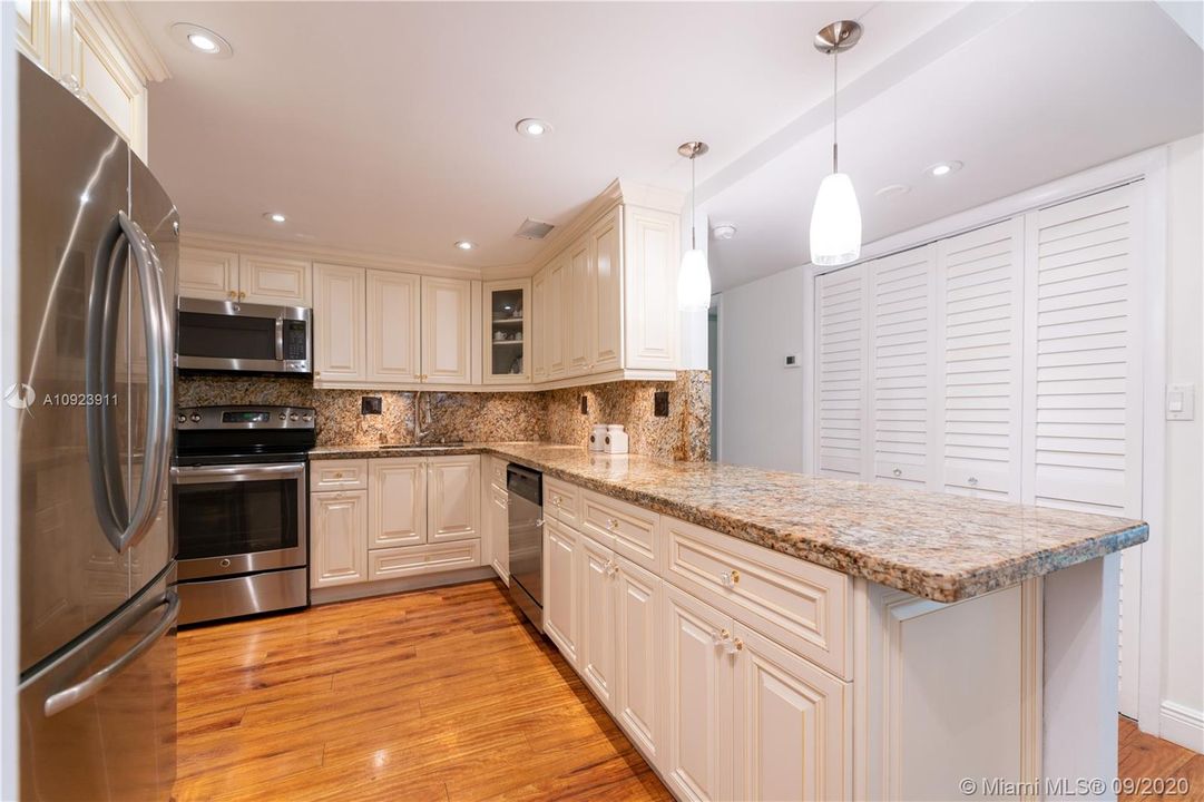 Recently Sold: $247,000 (2 beds, 2 baths, 1300 Square Feet)