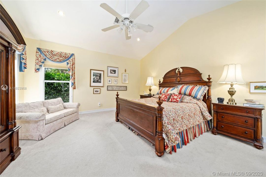 Recently Sold: $1,325,000 (5 beds, 5 baths, 4619 Square Feet)