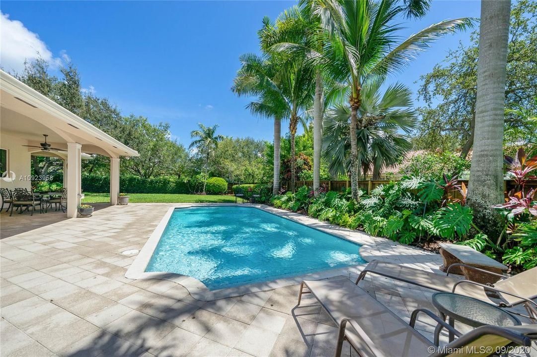 Recently Sold: $1,325,000 (5 beds, 5 baths, 4619 Square Feet)