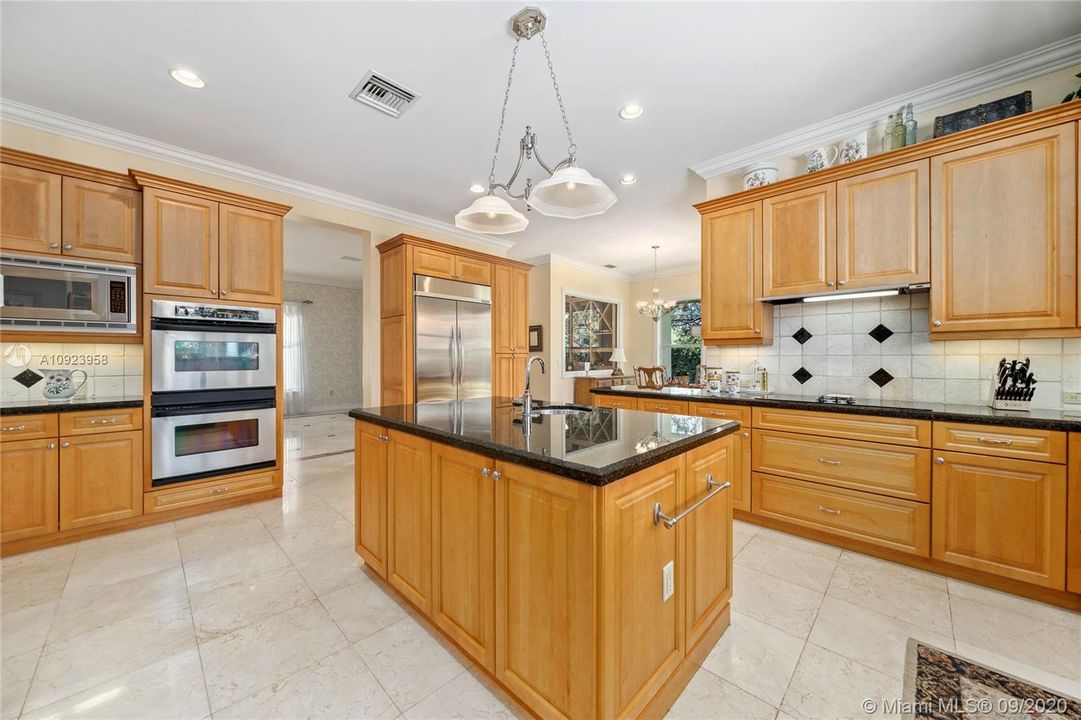 Recently Sold: $1,325,000 (5 beds, 5 baths, 4619 Square Feet)