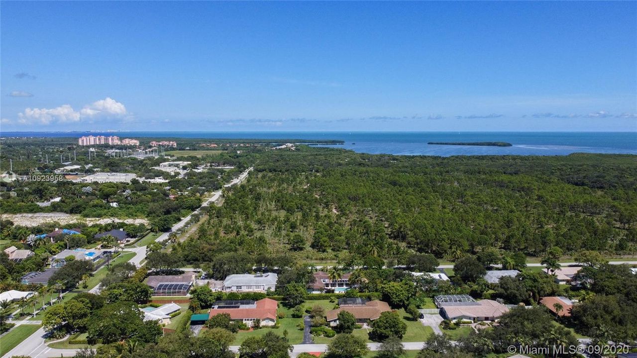 Recently Sold: $1,325,000 (5 beds, 5 baths, 4619 Square Feet)