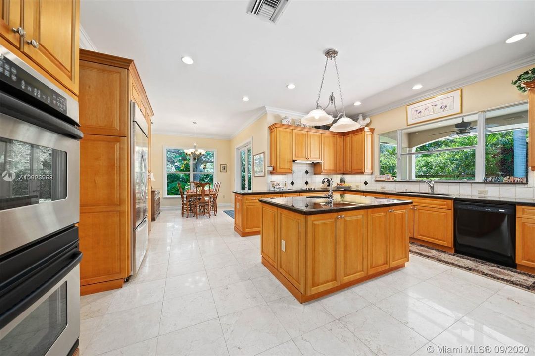 Recently Sold: $1,325,000 (5 beds, 5 baths, 4619 Square Feet)