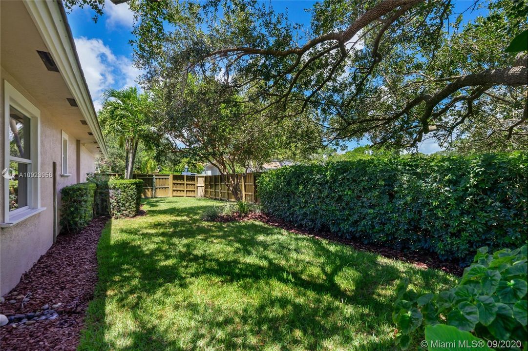 Recently Sold: $1,325,000 (5 beds, 5 baths, 4619 Square Feet)