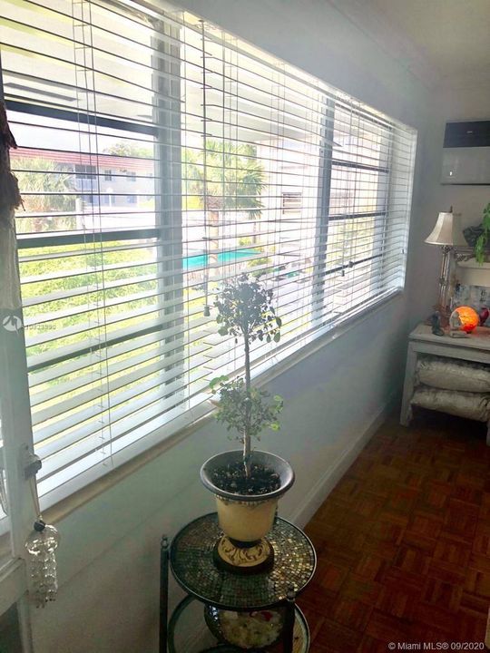 Recently Sold: $325,000 (1 beds, 1 baths, 763 Square Feet)