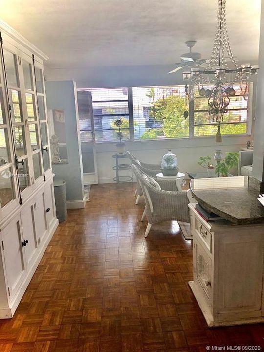 Recently Sold: $325,000 (1 beds, 1 baths, 763 Square Feet)