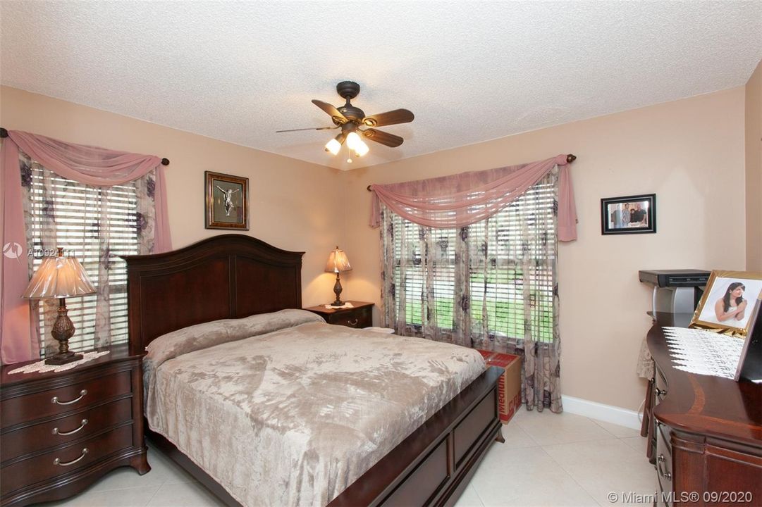 Guest Bedroom #1