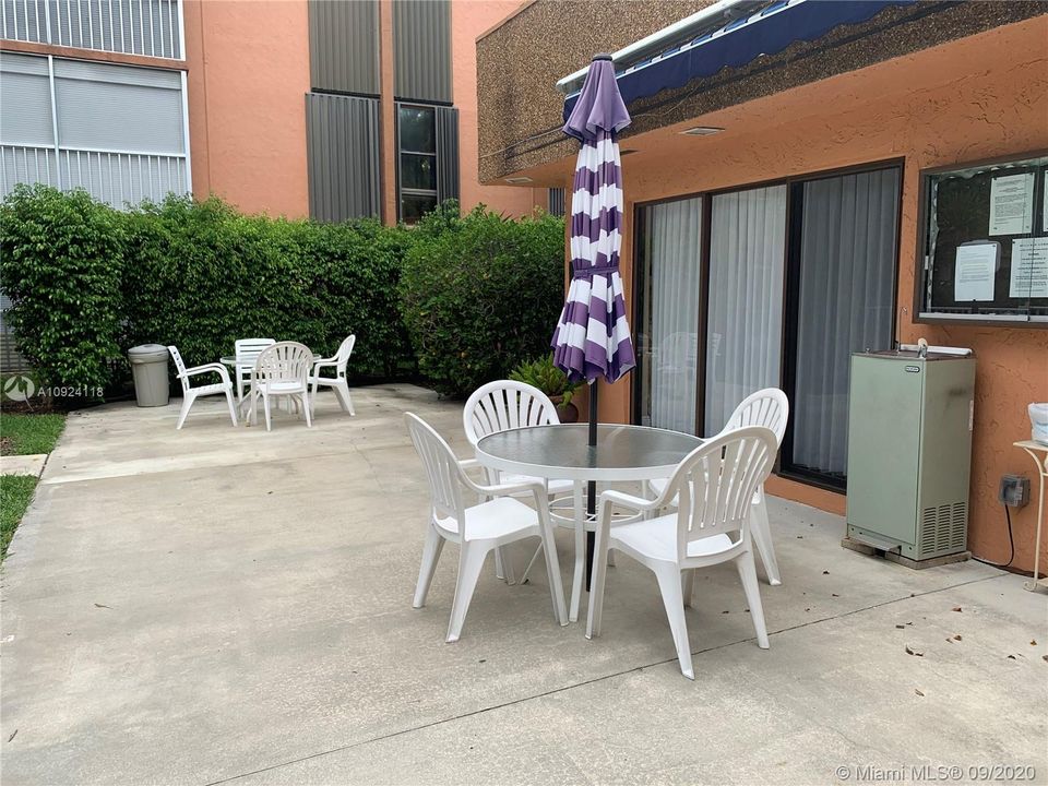 Recently Sold: $130,000 (2 beds, 2 baths, 934 Square Feet)