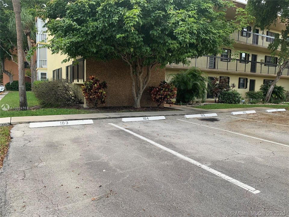 Recently Sold: $130,000 (2 beds, 2 baths, 934 Square Feet)