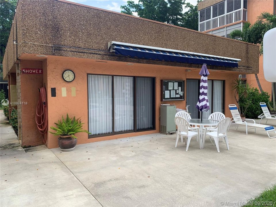 Recently Sold: $130,000 (2 beds, 2 baths, 934 Square Feet)