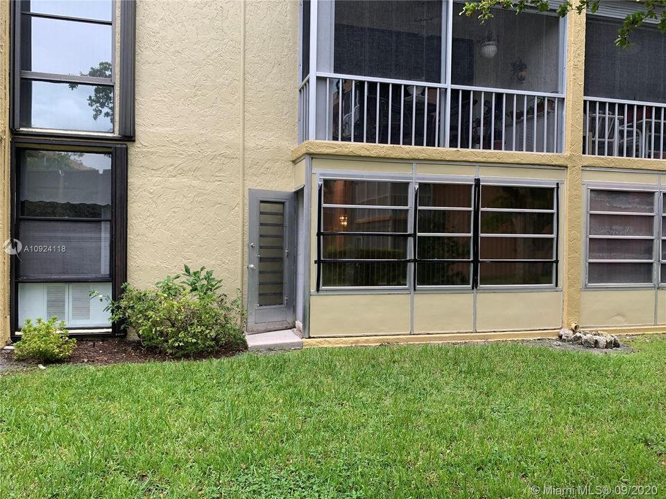 Recently Sold: $130,000 (2 beds, 2 baths, 934 Square Feet)