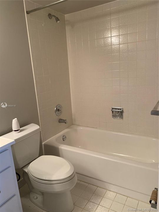 Recently Sold: $130,000 (2 beds, 2 baths, 934 Square Feet)