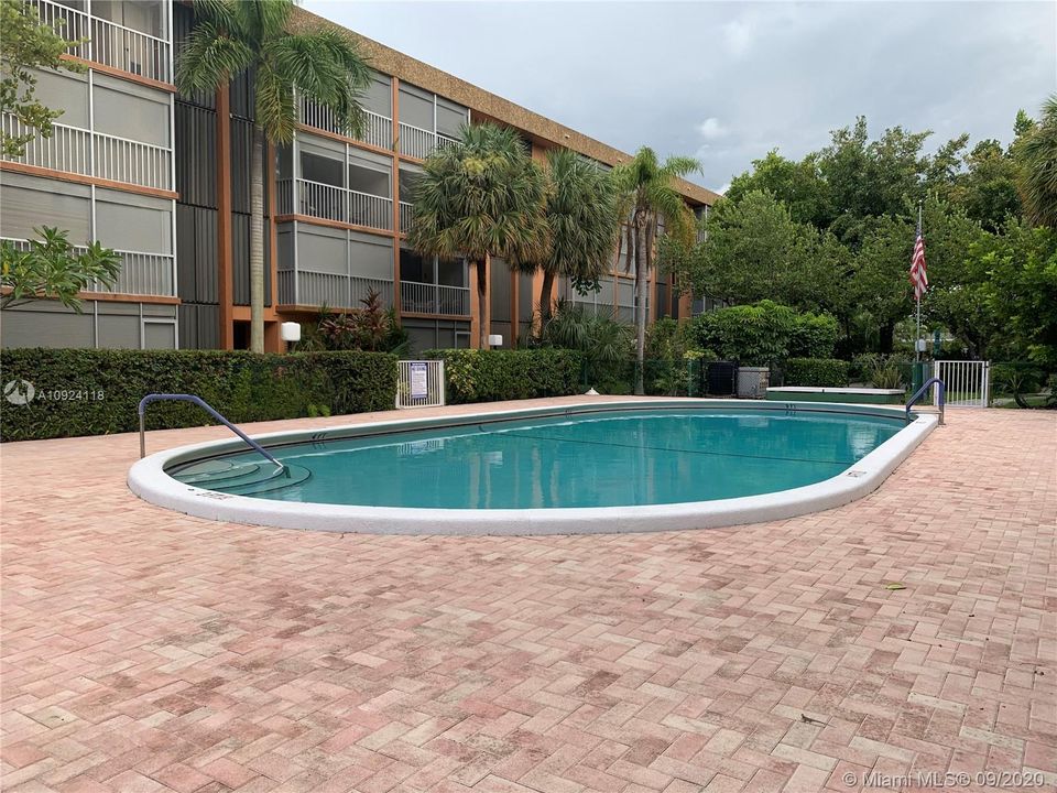 Recently Sold: $130,000 (2 beds, 2 baths, 934 Square Feet)