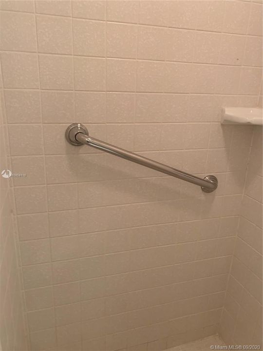 Recently Sold: $130,000 (2 beds, 2 baths, 934 Square Feet)