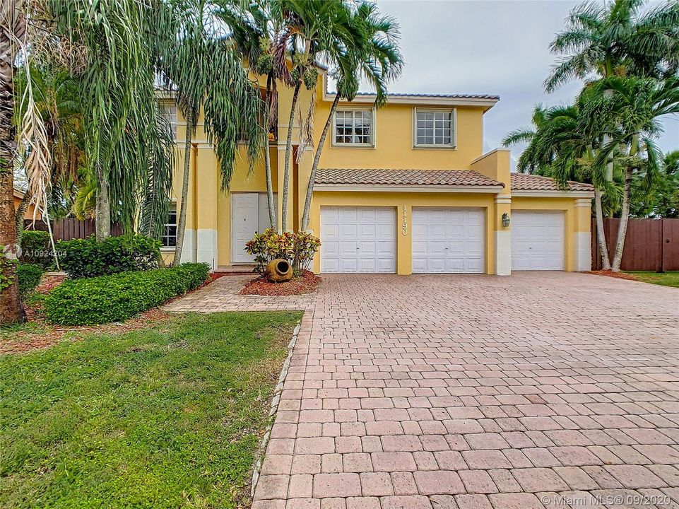 Recently Sold: $1,365,000 (4 beds, 3 baths, 2965 Square Feet)