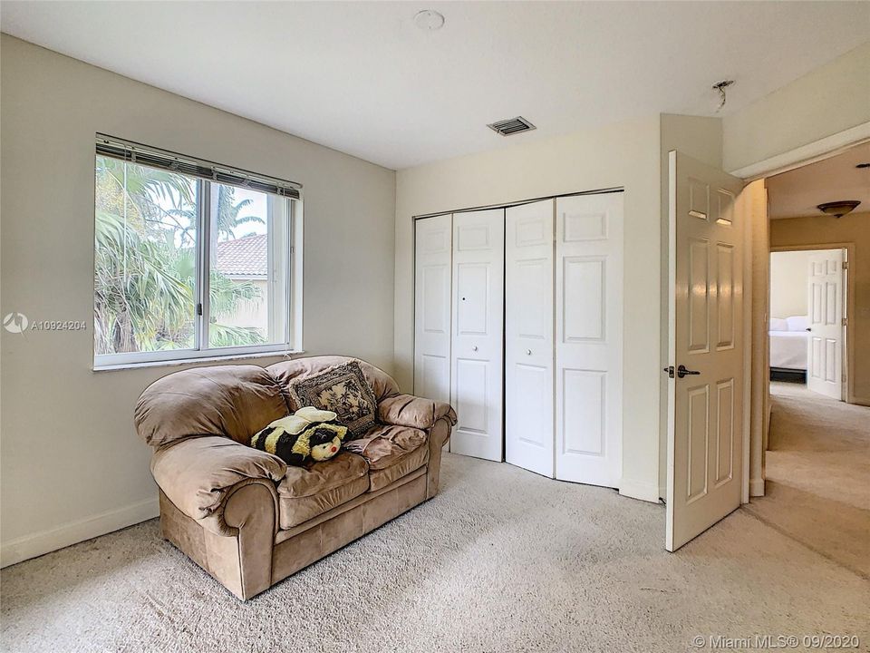 Recently Sold: $1,365,000 (4 beds, 3 baths, 2965 Square Feet)