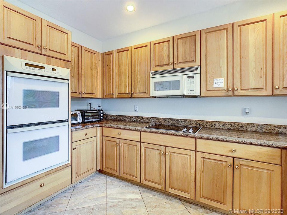 Recently Sold: $1,365,000 (4 beds, 3 baths, 2965 Square Feet)