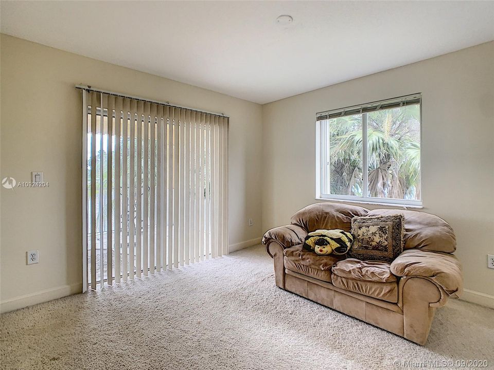 Recently Sold: $1,365,000 (4 beds, 3 baths, 2965 Square Feet)