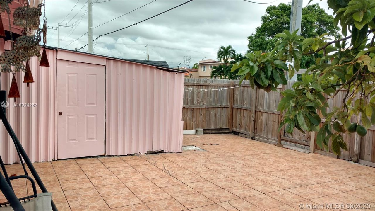 Recently Sold: $245,500 (4 beds, 2 baths, 1260 Square Feet)