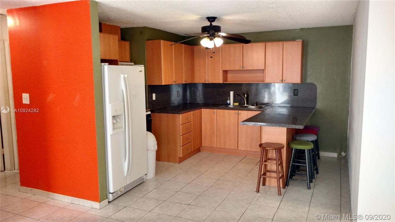 Recently Sold: $245,500 (4 beds, 2 baths, 1260 Square Feet)