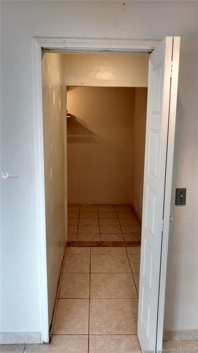 Recently Sold: $245,500 (4 beds, 2 baths, 1260 Square Feet)