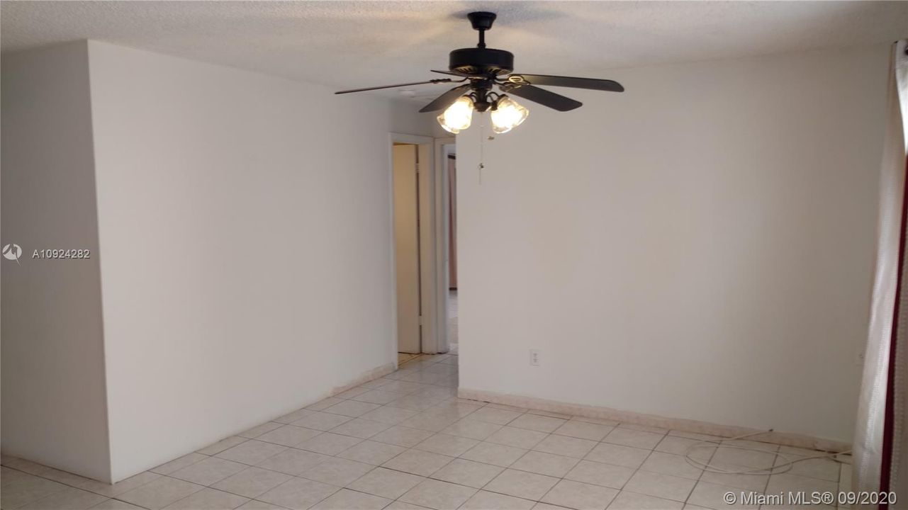 Recently Sold: $245,500 (4 beds, 2 baths, 1260 Square Feet)