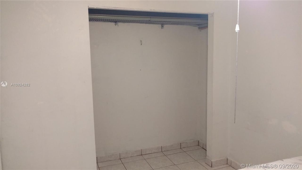 Recently Sold: $245,500 (4 beds, 2 baths, 1260 Square Feet)