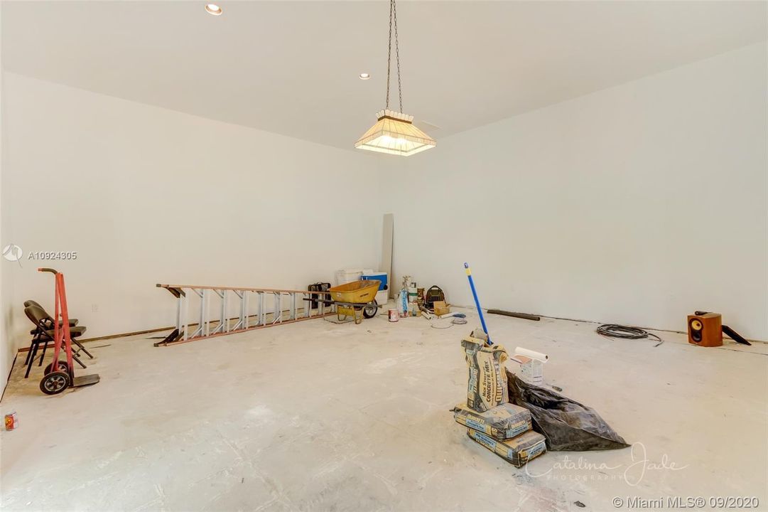 Vendido Recientemente: $1,345,000 (4 camas, 5 baños, 5974 Pies cuadrados)